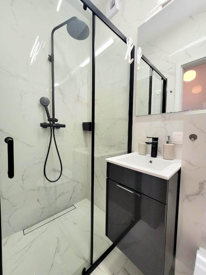 Apartment Sophie 3 Rooms, 2 Bathrooms, 8 Persons Krakow Exterior photo